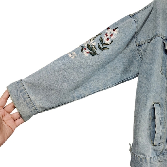 Sadie & Love Floral Embroidered Denim Jacket - Picture 4 of 8